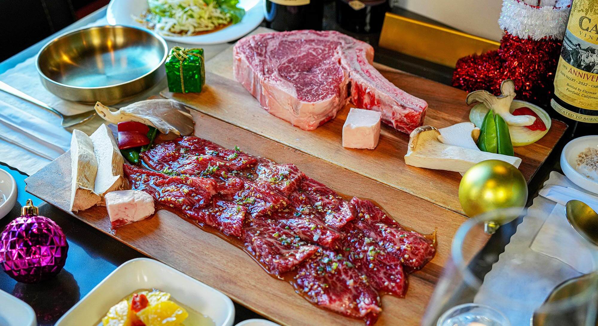 Seasoned Flower Meat & Tomahawk